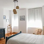 4 Bedroom Gorgeous In Vakantiehuis Aiguillon